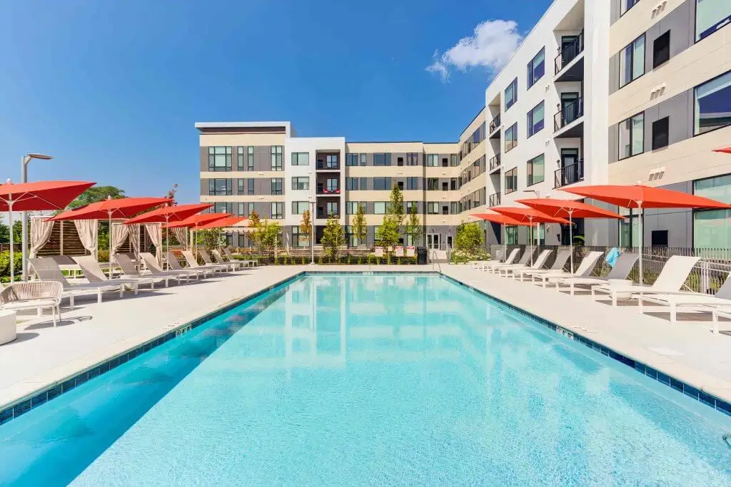 pool of the domain citygate apartments in naperville